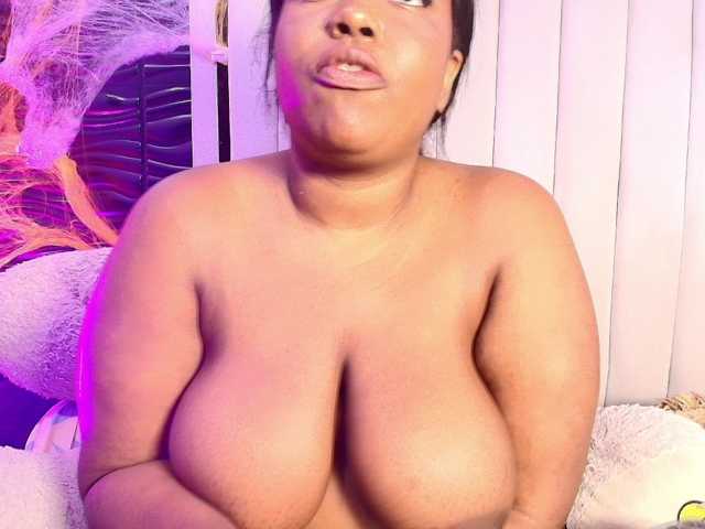 Nicol-Zurich live cam on BongaCams