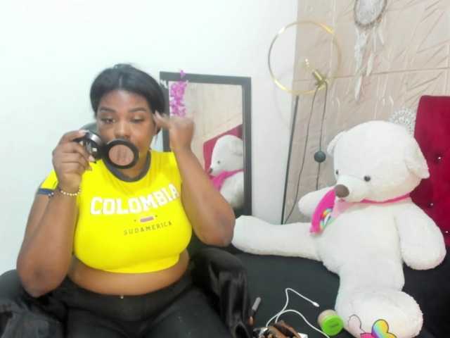 Nicol-Zurich live cam on BongaCams