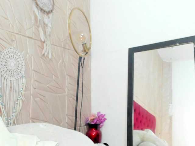 Nicol-Zurich live cam on BongaCams