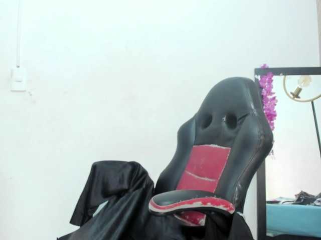Nicol-Zurich live cam on BongaCams