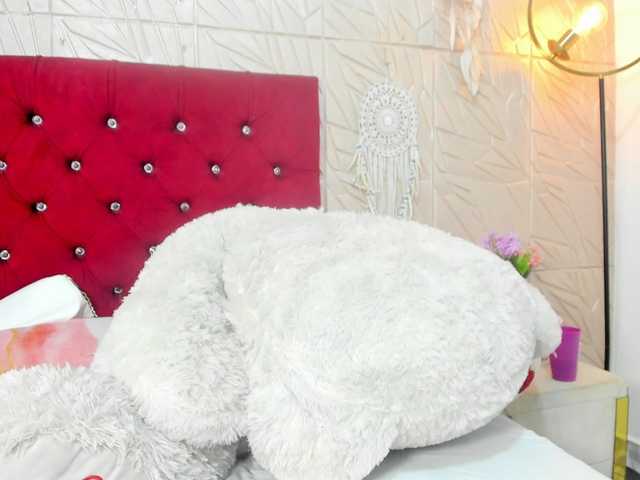 Nicol-Zurich live cam on BongaCams