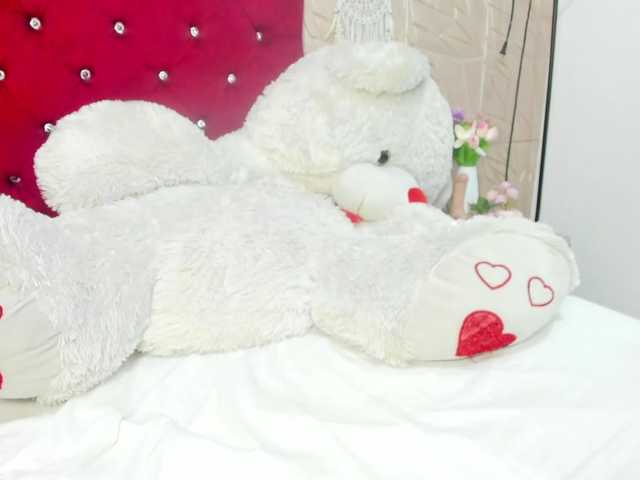 Nicol-Zurich live cam on BongaCams