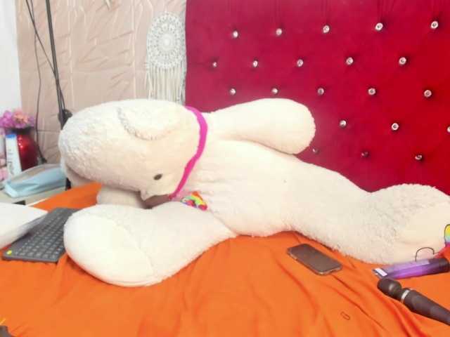Nicol-Zurich live cam on BongaCams