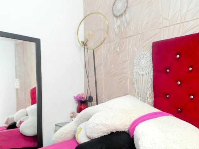 Nicol-Zurich live cam on BongaCams