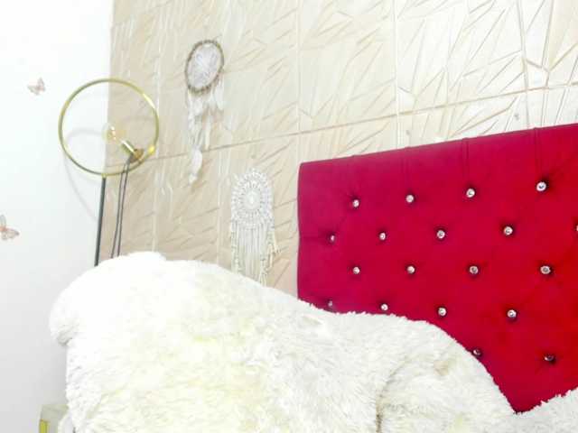 Nicol-Zurich live cam on BongaCams