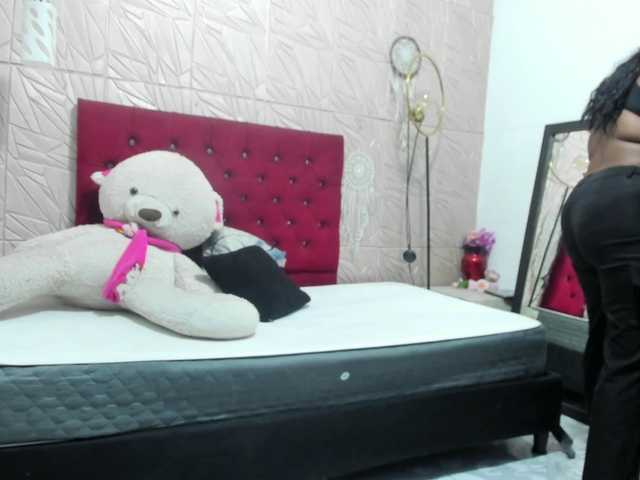 Nicol-Zurich live cam on BongaCams