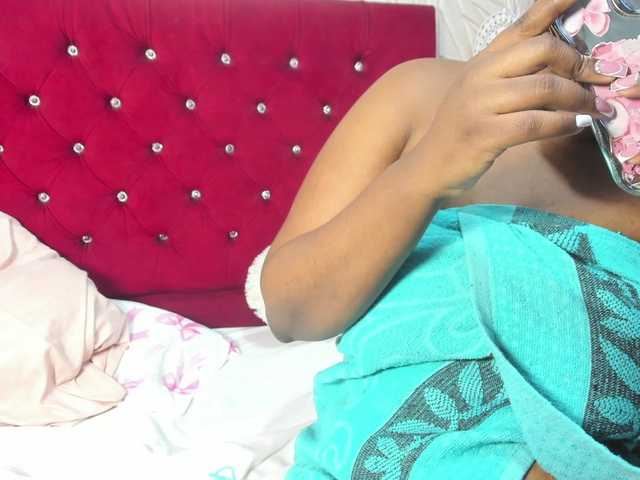 Nicol-Zurich live cam on BongaCams