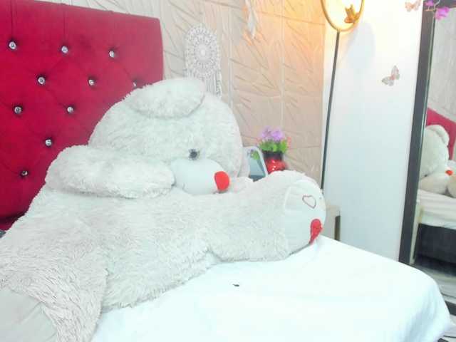 Nicol-Zurich live cam on BongaCams