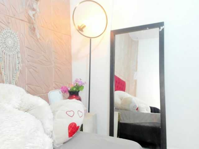 Nicol-Zurich live cam on BongaCams