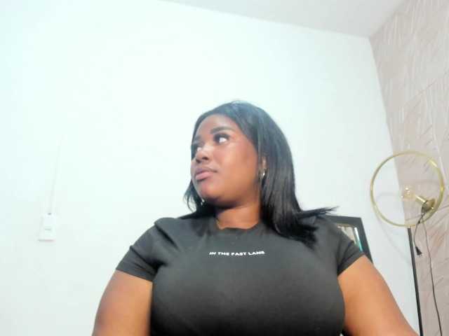 Nicol-Zurich live cam on BongaCams