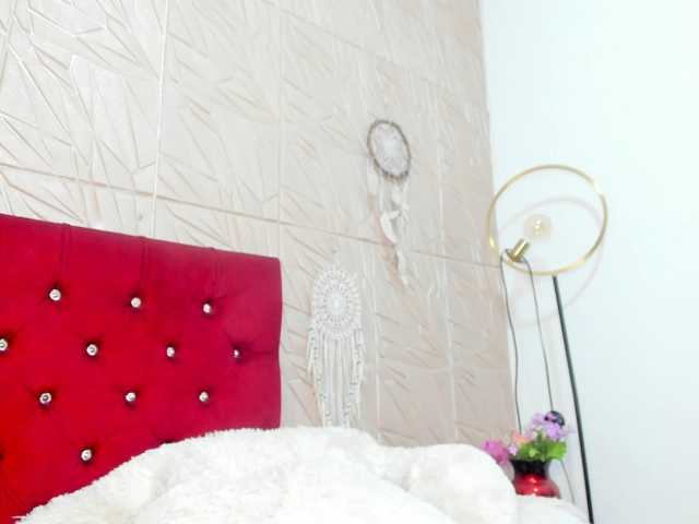 Nicol-Zurich live cam on BongaCams