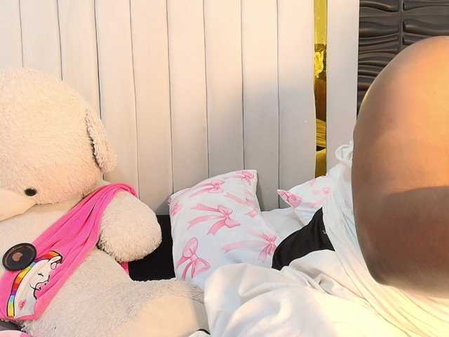 Nicol-Zurich live cam on BongaCams
