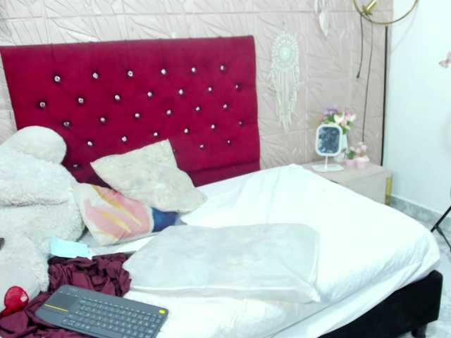 Nicol-Zurich live cam on BongaCams