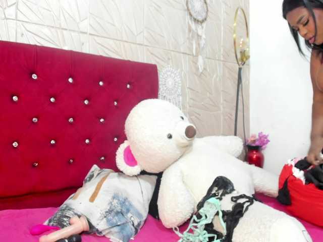Nicol-Zurich live cam on BongaCams