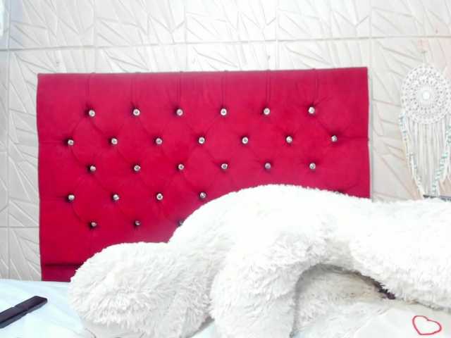 Nicol-Zurich live cam on BongaCams