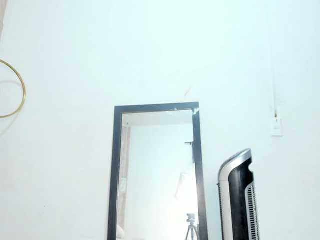 Nicol-Zurich live cam on BongaCams