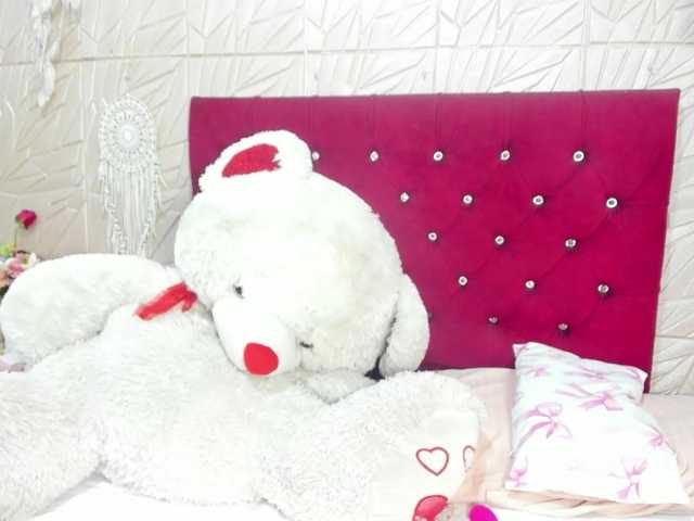 Nicol-Zurich live cam on BongaCams