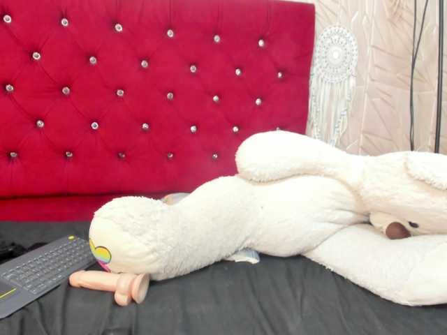 Nicol-Zurich live cam on BongaCams