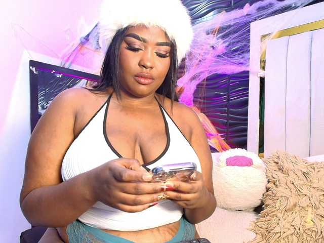 Nicol-Zurich live cam on BongaCams