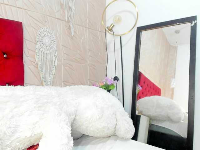 Nicol-Zurich live cam on BongaCams