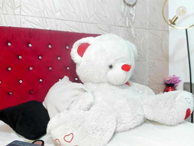 Nicol-Zurich live cam on BongaCams