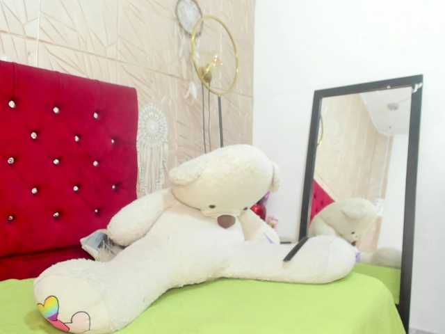 Nicol-Zurich live cam on BongaCams