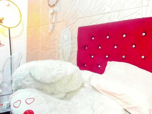 Nicol-Zurich live cam on BongaCams