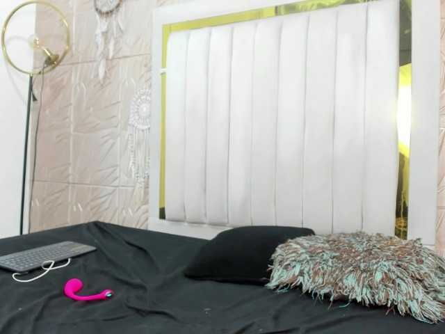 Nicol-Zurich live cam on BongaCams