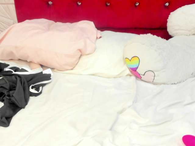 Nicol-Zurich live cam on BongaCams
