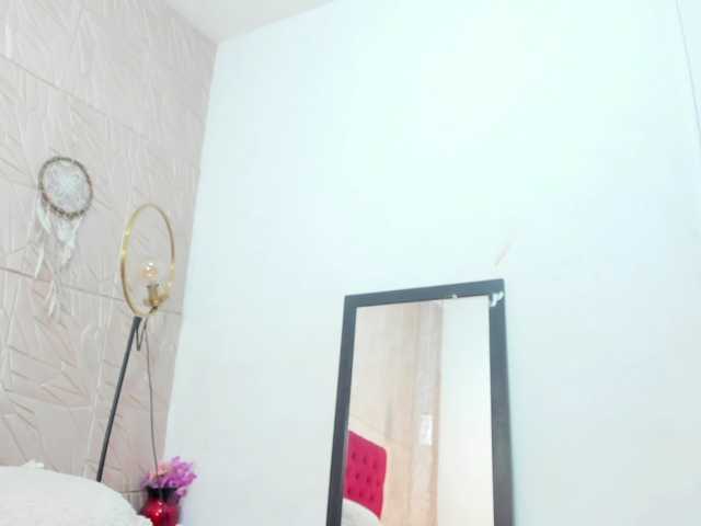 Nicol-Zurich live cam on BongaCams