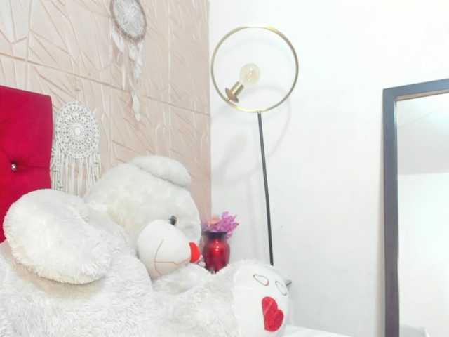 Nicol-Zurich live cam on BongaCams