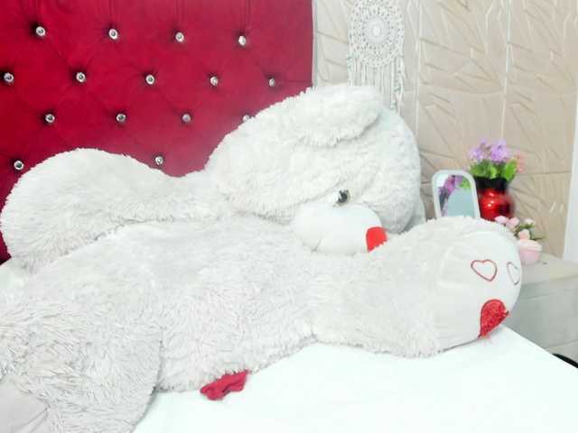 Nicol-Zurich live cam on BongaCams