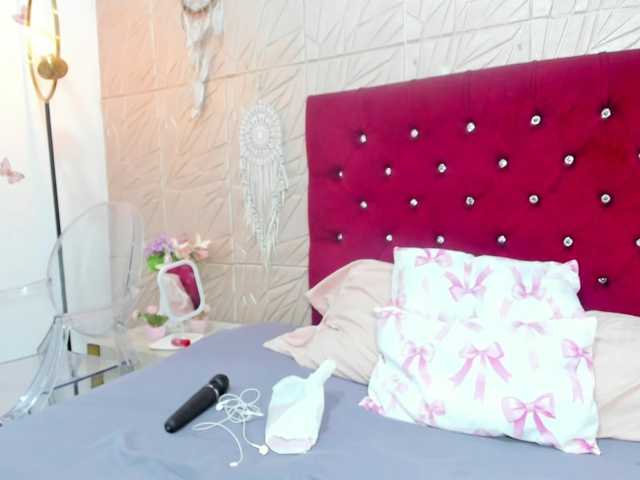 Nicol-Zurich live cam on BongaCams