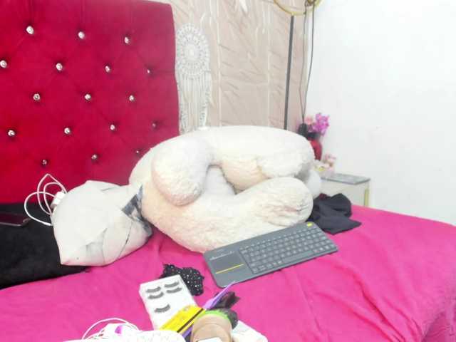 Nicol-Zurich live cam on BongaCams
