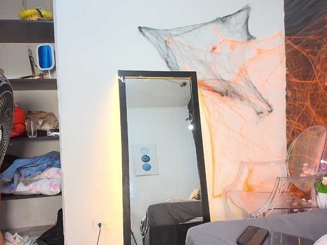 Nicol-Zurich live cam on BongaCams