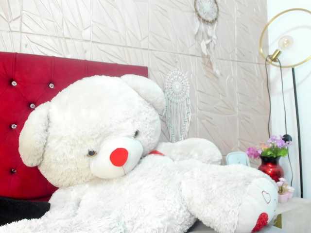 Nicol-Zurich live cam on BongaCams