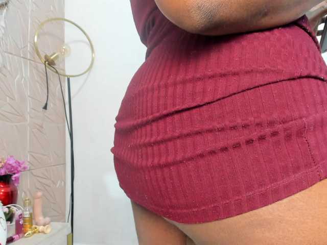 Nicol-Zurich live cam on BongaCams