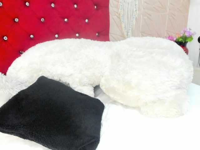 Nicol-Zurich live cam on BongaCams