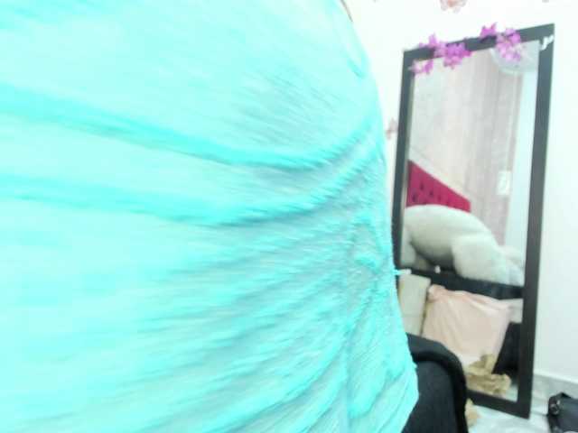 Nicol-Zurich live cam on BongaCams