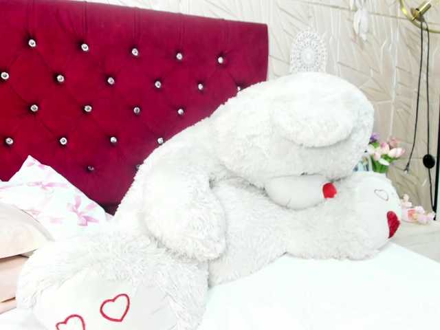 Nicol-Zurich live cam on BongaCams