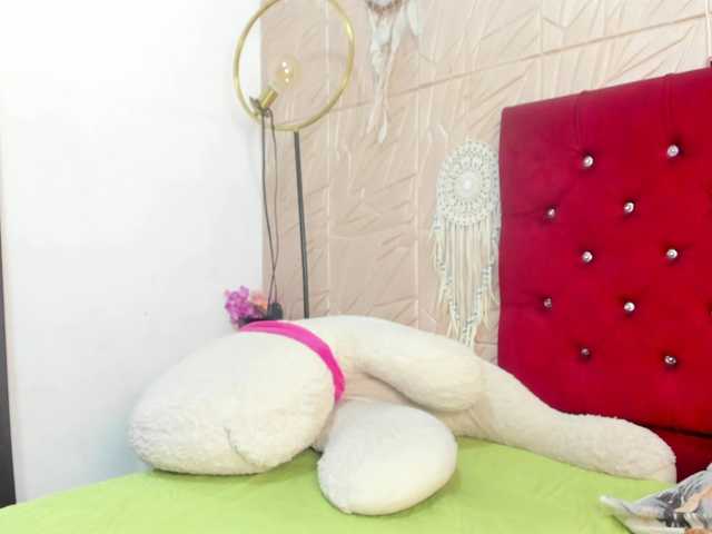 Nicol-Zurich live cam on BongaCams