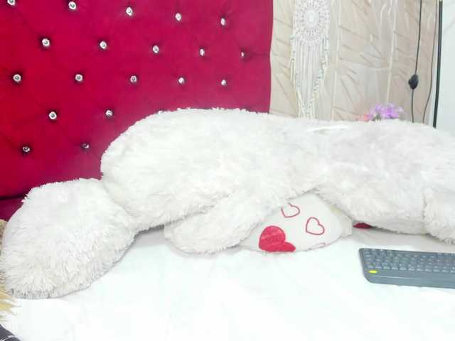 Nicol-Zurich live cam on BongaCams
