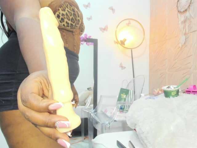 Nicol-Zurich live cam on BongaCams