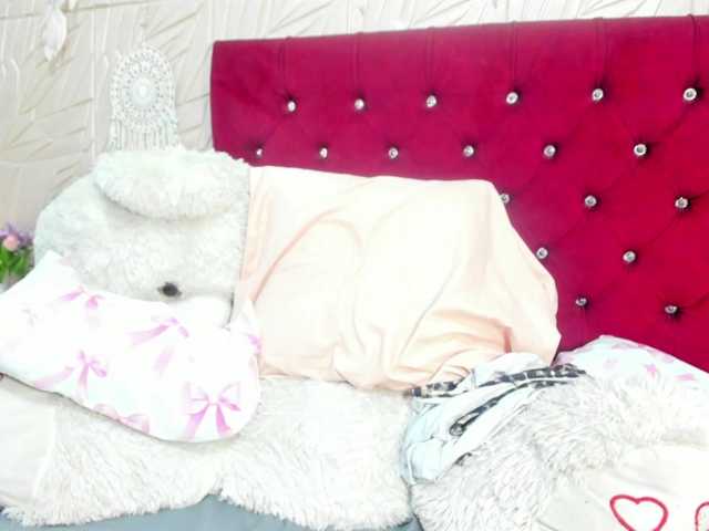 Nicol-Zurich live cam on BongaCams