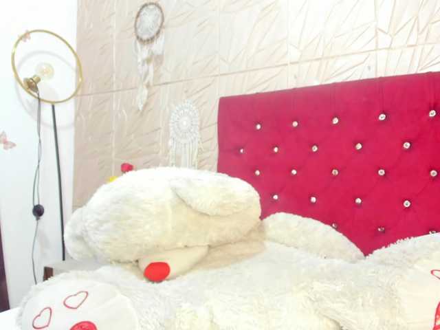 Nicol-Zurich live cam on BongaCams