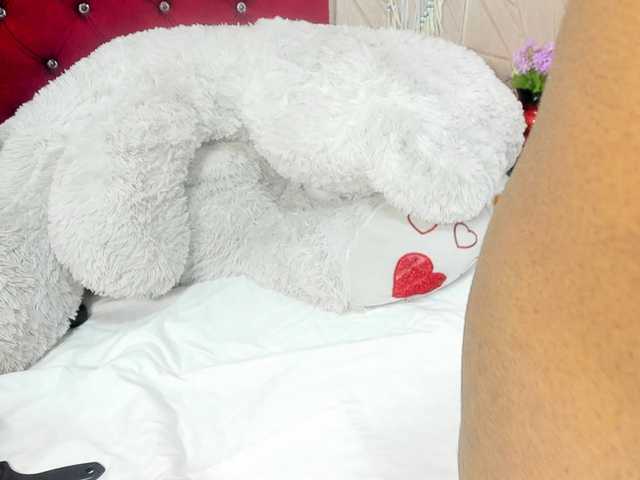 Nicol-Zurich live cam on BongaCams