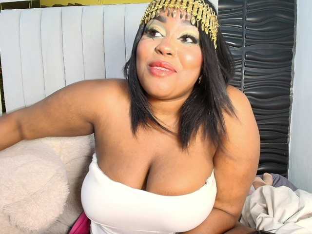 Nicol-Zurich live cam on BongaCams