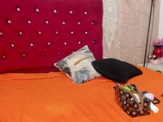 Nicol-Zurich live cam on BongaCams