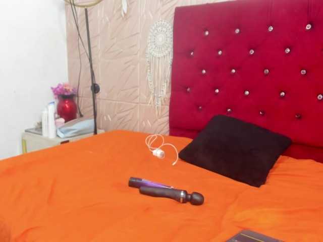 Nicol-Zurich live cam on BongaCams