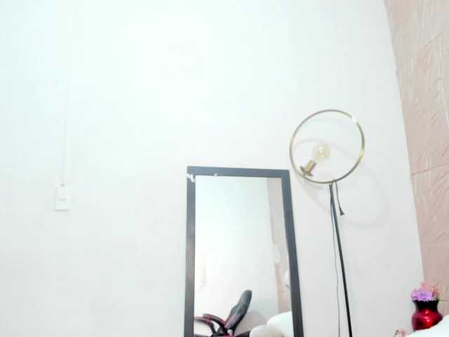Nicol-Zurich live cam on BongaCams